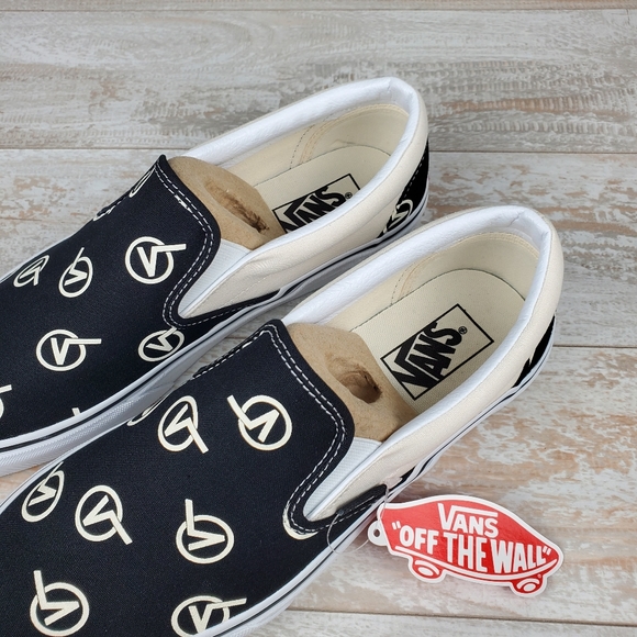 Vans Classic Slip On Circle V Black/Marshmallow - Picture 3 of 7